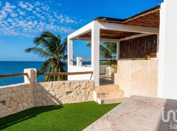 Casa · 252m² · 3 Recámaras · 2 Estacionamientos · Venta Casa Nueva a Pie de Playa Santa Clara, Yucatán