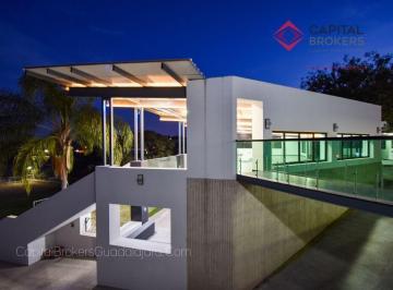 Quinta , Zapopan · Terraza de Lujo con Enorme Jardín Para Eventos