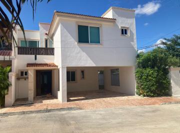 Casa · 248m² · 3 Recámaras · 2 Estacionamientos · Venta Residencia - Casa en Benito Juarez Norte, Merida