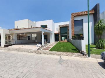 Casa · 477m² · 3 Recámaras · 2 Estacionamientos · Casa Sola en José G Parres Jiutepec - Ari - 897 - Cs