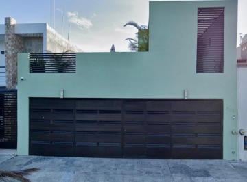 Casa de 3 habitaciones, Mérida · Casa en Montecarlo, a Cuadras de La Av de Altabrisa, Mérida