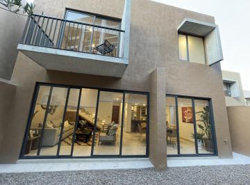 Casa · 198m² · 4 Recámaras · 2 Estacionamientos · Casa en Zibatá con Estudio/4ta Recámara y Sala de Tv!