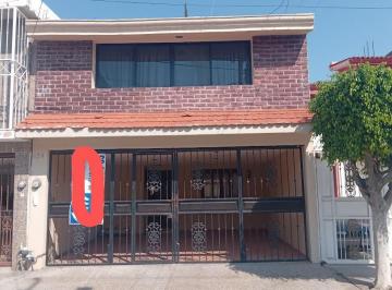 Casa · 273m² · 3 Recámaras · 2 Estacionamientos · Casa en San Jeronimo