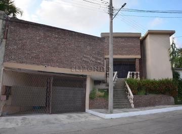 Casa · 329m² · 4 Recámaras · 2 Estacionamientos · Casa en Venta, Lomas de Rosales $6’800,000