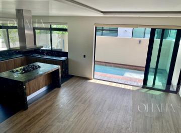 Casa · 280m² · 3 Recámaras · 3 Estacionamientos · Casa en Renta con Modernos Acabados en Residencial Aqua