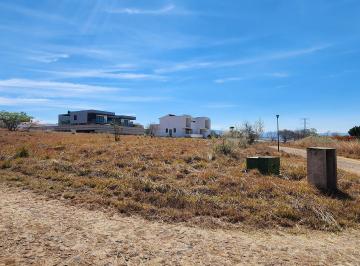 Terreno / Lote , El Arenal · Terreno en Club de Golf Santa Sofia, en Esquina Superficie 1,725 m²
