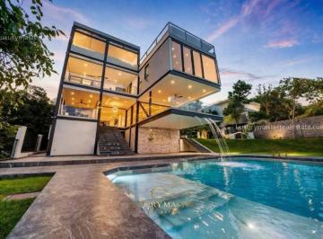 Casa · 1450m² · 6 Recámaras · 10 Estacionamientos · Casa en Venta El Palomar Moderna Vista Panoramica