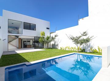 Casa de 4 habitaciones, Temixco · Casa en Venta en Burgos