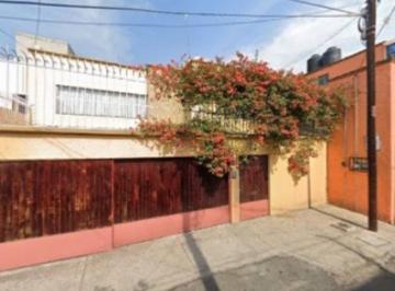 Casa de 3 habitaciones, Coyoacán · Casa en Coyoacán Centro a 2 Cuadras de La Conchita