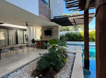 Casa de 4 habitaciones, Mérida · Residencia de Autor de 4 Recamaras en Venta/renta Zona Norte de Mérida, Cholul