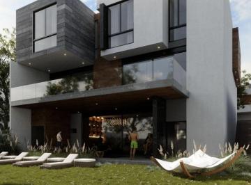 Casa · 610m² · 5 Recámaras · 3 Estacionamientos · Estrena Casa en Club de Golf con Loft Independiente
