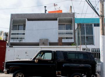 Casa · 300m² · 5 Recámaras · 1 Estacionamiento · Casa Para Remodelar en Las Aguilas