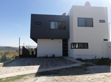Casa de 3 habitaciones, Zapopan · Excelente Oportunidad, Casa Cerca de Hacienda La Herradura y Club U de G