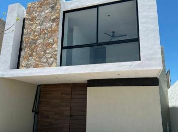 Casa · 178m² · 3 Recámaras · 2 Estacionamientos · Casa en Venta en Conkal, Yucatán.