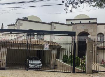 Casa de 4 habitaciones, San Pedro Garza García · Casa en Venta en San Pedro Garza García