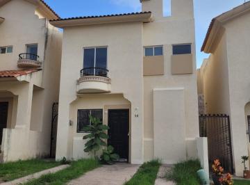 Casa en condominio de 3 habitaciones, Tlajomulco de Zúñiga · Casa en Renta Alta California Tlajomulco | 3 Recámaras y Amenidades Club.