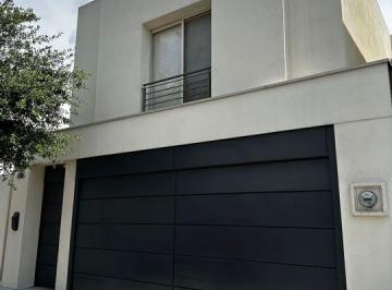 Casa · 135m² · 3 Recámaras · 2 Estacionamientos · Casa Amueblada en Renta en Siete Colinas