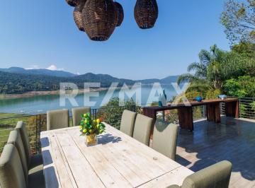 Casa · 1380m² · 4 Recámaras · 5 Estacionamientos · Casa en Venta - (4)