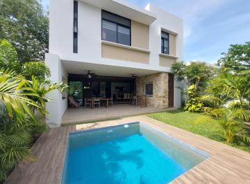 Departamento · 340m² · 4 Recámaras · 4 Estacionamientos · En Venta - Residencia - Casa en Privada Nortemerida, Komchen Yucatan