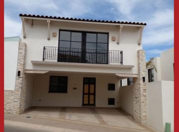 Casa · 234m² · 3 Recámaras · 3 Estacionamientos · Venta de Casa en Lombardia, La Foresta, León, Guanajuato, Hacienda Valbuena, La Campiña