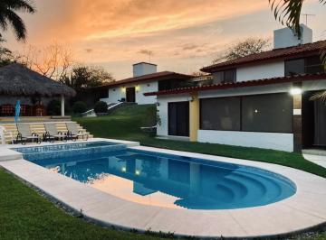 Casa de 6 habitaciones, Xochitepec · Casa en Venta Xochitepec, Morelos