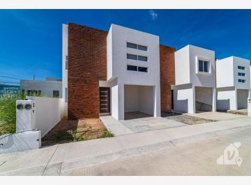 Casa · 117m² · 3 Recámaras · 3 Estacionamientos · Casa en Venta en San Juan del Rio Queretaro
