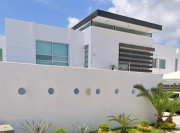 Casa de 5 habitaciones, Querétaro · Lujosa Casa en Cumbres del Lago!
