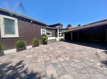 Casa en condominio · 1120m² · 4 Recámaras · 4 Estacionamientos · Casa en Venta La Virgen, Metepec