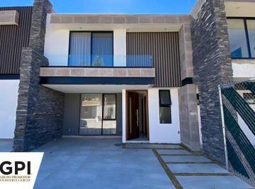Casa · 182m² · 3 Recámaras · 2 Estacionamientos · Casa en Venta Portavedra León Guanajuato