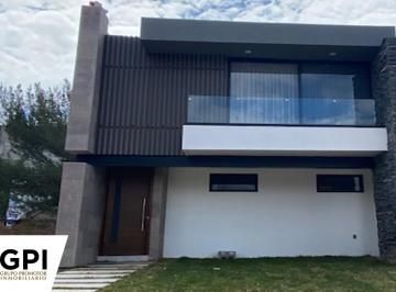 Casa · 201m² · 3 Recámaras · 2 Estacionamientos · Casa en Venta Portavedra León Guanajuato