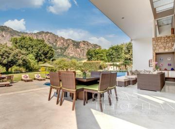Casa de 8 habitaciones, Tepoztlán · Casa en Venta en Tepoztlan