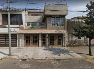 Casa de 3 habitaciones, Azcapotzalco · Espectacular Casa en La Nueva Santa Maria!
