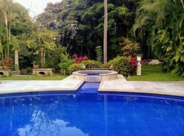 Casa · 803m² · 5 Recámaras · 2 Estacionamientos · Casa Sola en Palmira Cuernavaca