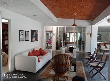 Casa · 537m² · 4 Recámaras · 2 Estacionamientos · Residencia en Venta en Jardines de Cuernavaca