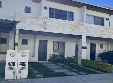 Casa · 135m² · 2 Recámaras · Renta de Casa Amueblada en Capellania Residencial