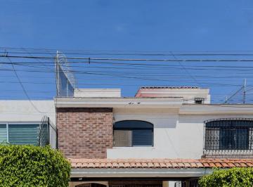 Casa de 3 habitaciones, Zapopan · Casa en Venta en Jardines Universidad, Zapopan