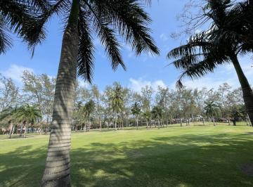 Terreno / Lote · 1308m² · Club de Golf, Terreno en Venta de 1,308 m² Colindante a Fairway, con 20 m de Frente Al Campo!