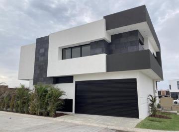 Casa · 256m² · 3 Recámaras · 2 Estacionamientos · Punta Tiburon, Casa en Venta con Alberca y Espectacular Vista a La Laguna y Al Mar