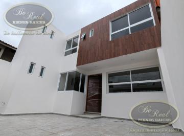 Casa · 177m² · 4 Recámaras · 2 Estacionamientos · Casa en Venta en Coatepec