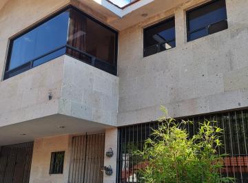 Casa de 3 habitaciones, Huixquilucan · Casa de 300 m² en Cerrada, en Parques de La Herradura, Huixquilucan