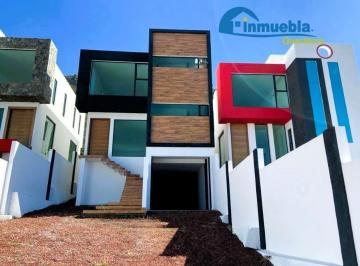 Casa · 220m² · 4 Recámaras · 4 Estacionamientos · Casa en Venta en San Juan del Rio Queretaro