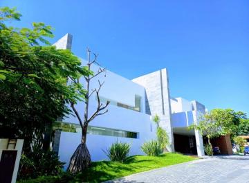 Casa · 960m² · 5 Recámaras · 3 Estacionamientos · Casa en Privada en Real Las Quintas Cuernavaca - Ham - 744 - Cp*
