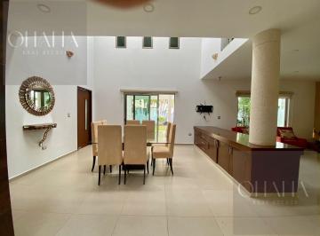 Casa · 584m² · 4 Recámaras · 4 Estacionamientos · Casa en Venta en Villa Magna