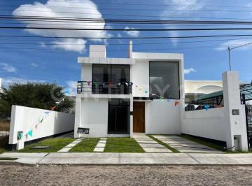 Casa de 3 habitaciones, Tequisquiapan · Casa en Venta en Residencial Hacienda Tequisquiapan, Tequisquiapan, Qro.