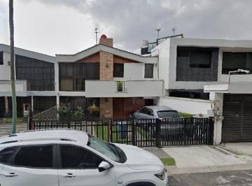 Casa de 4 habitaciones, Naucalpan de Juárez · ¡Gran Casa Adjudicada! ¡En Remate Bancario, Cesión Ante Notario!