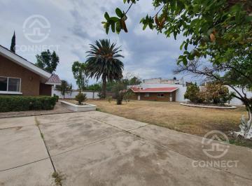 Casa · 840m² · 5 Recámaras · 5 Estacionamientos · Casa Venta Loma Verde Leon Gto