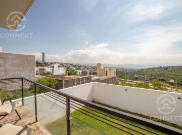 Casa · 320m² · 3 Recámaras · 3 Estacionamientos · Casa en Venta Zanda Residencial Vista a La Ciudad Precio de Oportunidad! Leon Gto