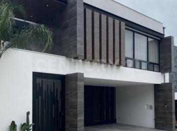 Casa · 397m² · 3 Recámaras · 3 Estacionamientos · Hermosa Casa en Santiago Col. Las Misiones