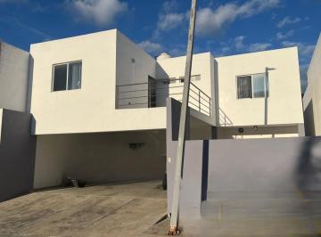 Casa de 3 habitaciones, Monterrey · Casa en Venta en Monterrey Carretera Nacional Palmares Residencial