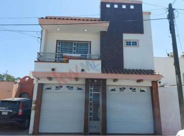 Casa · 214m² · 3 Recámaras · 2 Estacionamientos · Casa en Fraccionamiento Villas del Rio